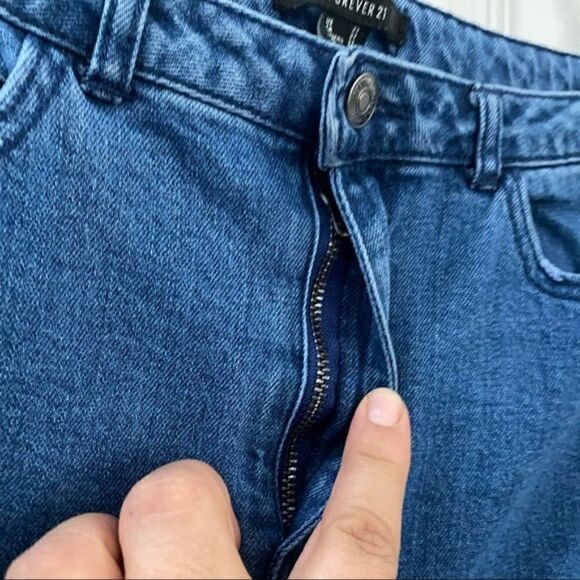 Forever 21 Dark Denim Women’s Jeans Zippers on each side - Picture 4 of 10